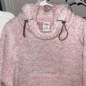 VS PINK SHURPA PULL OVER WITH HOOD AND FRONT POCKET